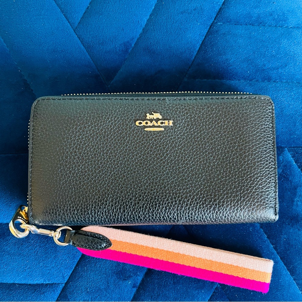 Coach Accordion style wallet - Picture 2 of 6